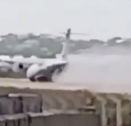 Sanfte Landung ohne Fahrwerk in Mogadishu