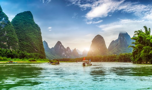 Yu Long Fluss and Karst Berge in China