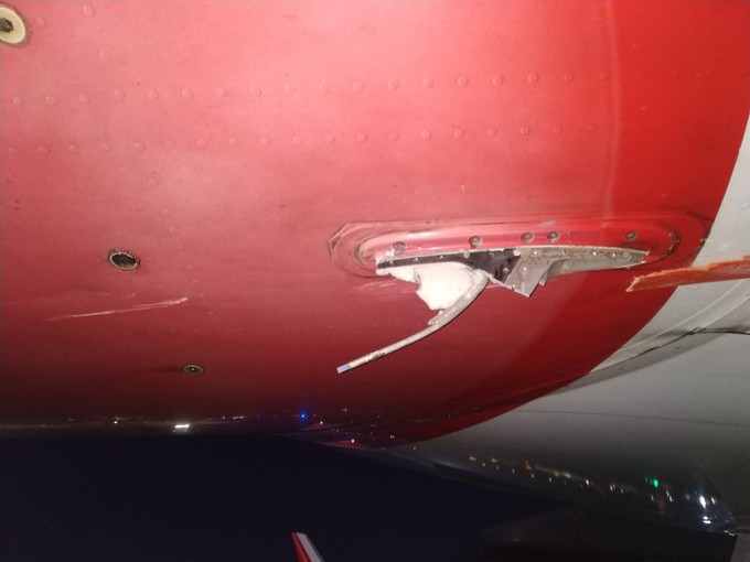 Der Rumpf der Boeing 737-800 von Air India Express wurde massiv beschädigt.