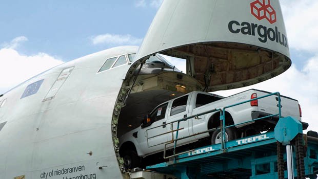 Boeing 747-400 von Cargolux: Der Jet wurde auf der linken Seite getroffen.