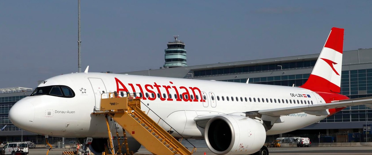 OE-LZN: Der AIrbus A320 Neo steckt in Heathrow fest.
