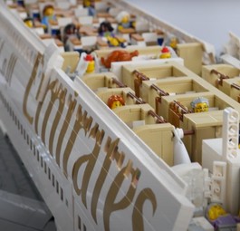 Der Rumpf des Airbus A380 lässt sich öffnen, damit man...