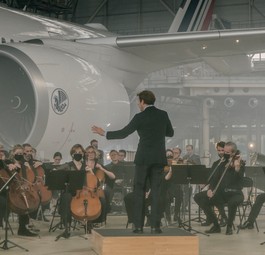 Daniel Harding: Er dirigierte auch schon im Hangar. 