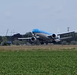 Die Boeing 777 von KLM: Im nächsten Moment durchgestartet.
