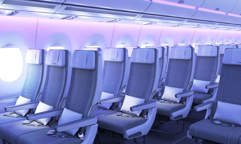 Cabin of an Airbus A350: Soon with new window technology.