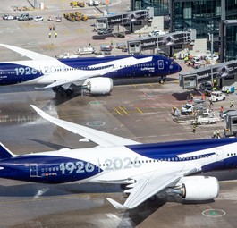 Jubiläumsflieger von Lufthansa: Das Personal ist nicht in Feierlaune. 