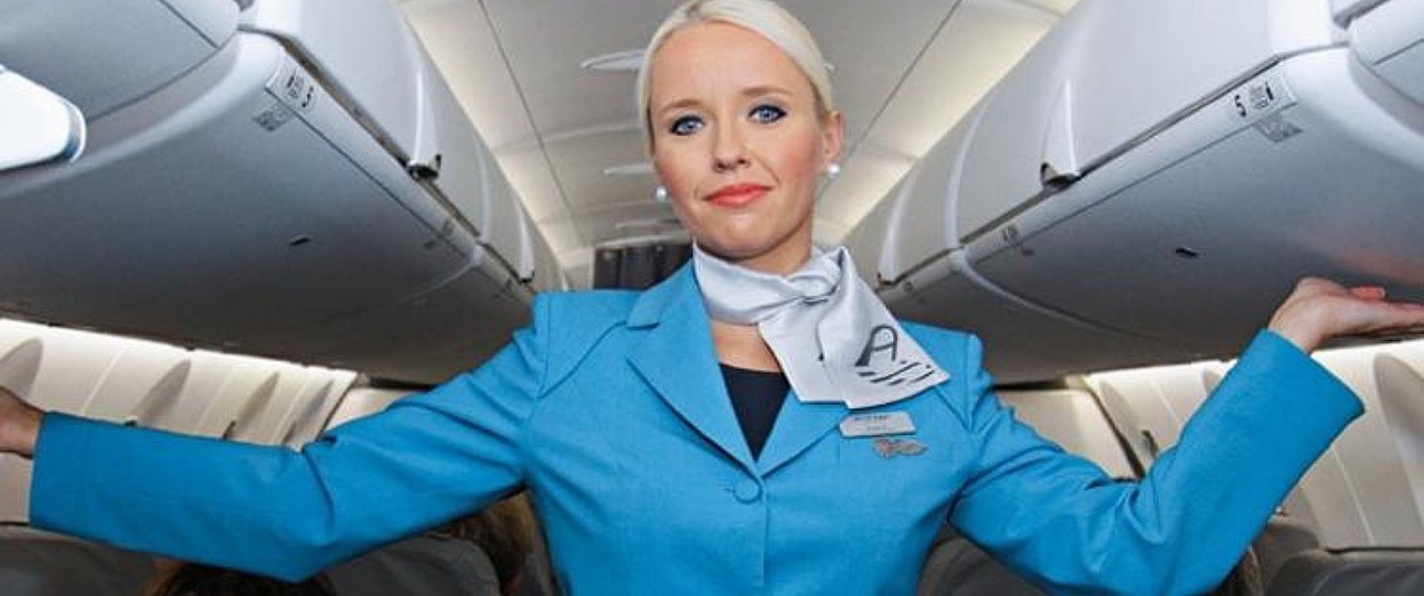 Flugbegleiterin von Adria Airways: Die Uniformen sind nicht beliebt.