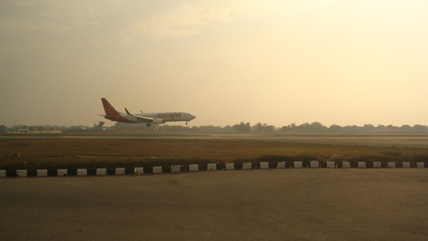 Spicejet-Flieger bei der Landung in Neu-Delhi: Bald ausländisches Geld?