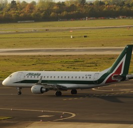 Embraer-Jet von Alitalia: Bald auch in Köln zu sehen.