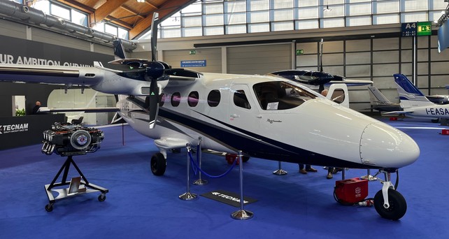 Tecnam P2012 VIP von außen: Der Innenraum ist neu.