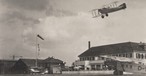 Die Aviatik beider Basel führt mit der eigenen Caudron C.59 CH-125 Rundflüge durch. Alle Rundflug-Passagiere erhalten eine Urkunde. Die Caudron C.59 ist am 23. August 1923 zur Flotte der «Aviatik beider Basel» gestossen. Noch ganz neu hingegen ist die Dornier Do B Merkur «Edelmarder» mit der Registration D-1102 (c/n 87). Sie ist 1928 an die Luft Hansa abgeliefert worden und wird 1935 als D-UDYF vom Reichsluftfahrtministerium übernommen.