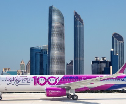 Wizz-Air-Jet und die Skyline von Abu Dhabi: Soll man ab 2020 zusammen sehen.