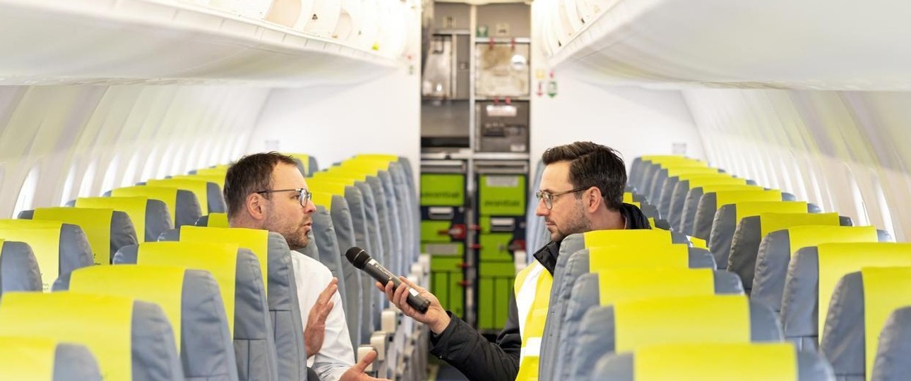  Air-Uniqon-Chef Fabian Rosenberg (links) im Gespräch mit Christopher Scheffelmeier: «Hatten  gerade einmal vier Wochen.»