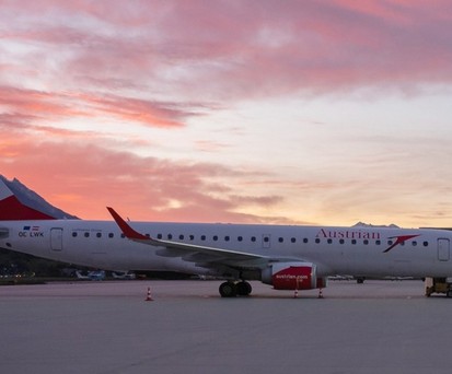 Embraer E195 von AUA am Flughafen Innsbruck: Die Österreicher bauen ihr Angebot zwischen Wien und Innsbruck deutlich aus.