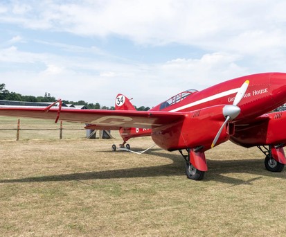 Die de Havilland DH.88 Comet mit der Kennung G-ACSS vor dem Unfall: Mittlerweile stark beschädigt.