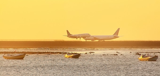 Platz 4: Indonesien (hier der Flughafen Denpasar). 2023 lag das Land noch auf Platz 13, schon 2042 dürfte es für Platz 4 reichen. Ein Grund ist das Bevölkerungswachstum, aber auch die wachsende Mittelschicht.