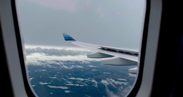 Blick aus einem Airbus A330 von Discover: Künftig blickt man auch mal auf ein Sharklet.