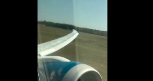 Der Start der Boeing 787 von Vietnam Airlines aus Passagiersicht: Deutlich über das Pistenende in München hinaus.