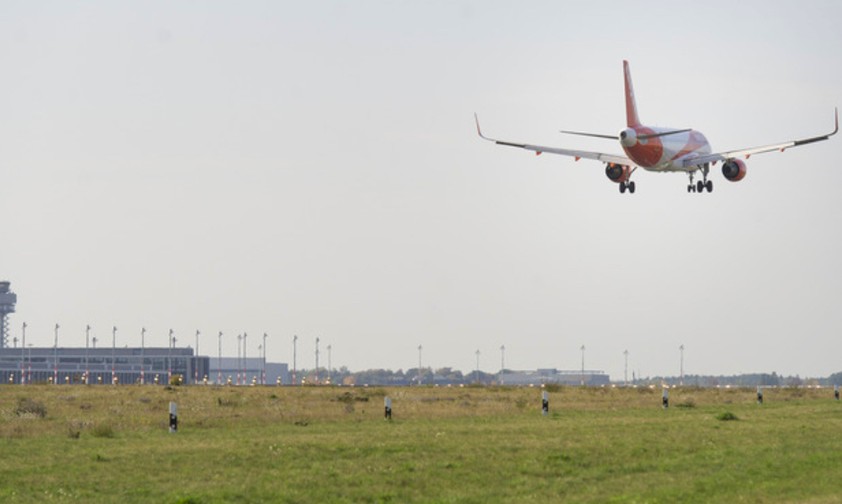 BER Airport to be inaugurated with a parallel landing.