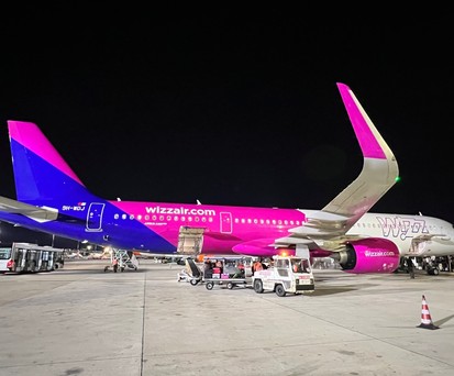 Airbus A321 Neo von Wizz Air: Die Ungarn verlegen für zwei Monate zahlreiche Flüge von Dortmund nach Köln.