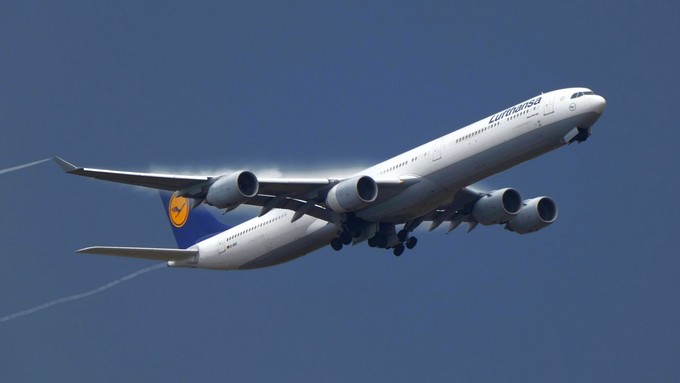Airbus A340-600 - ein Flugzeug, das wir so schnell nicht vergessen werden. Mit seinem extrem langen Rumpf und den vier Triebwerken war er eine echte Erscheinung am Himmel.  