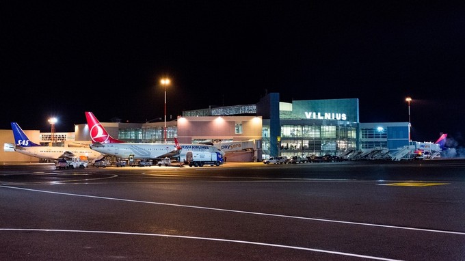 Das neue Terminal von 2007 wurde dem alten vorgebaut - auf Kosten des Vorfeldes.