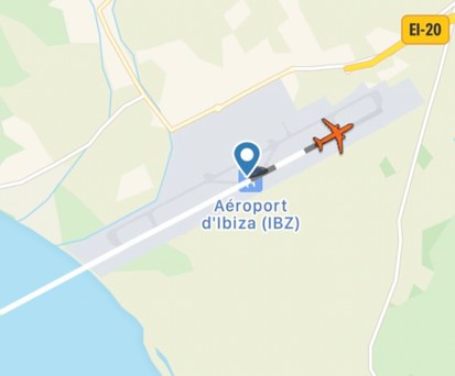 Ibiza: Der Lufthansa-Jet ist auf der Landebahn.