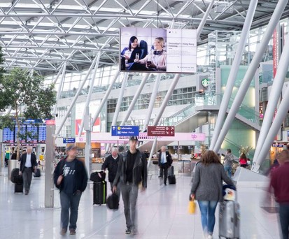 Abflugebene am Flughafen Düsseldorf: Mit einem Maßnahmenpaket will der Airport chaotische Zustände verhindern.