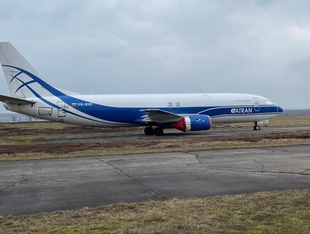 Boeing 737-400 F von Atran: Steht seit mehr als vier Jahren am Flughafen Köln/Bonn. 