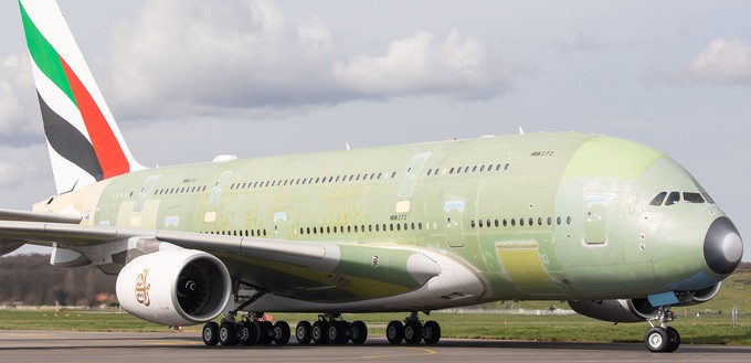 Der Airbus A380 mit der Seriennummer 272 testet in Toulouse...