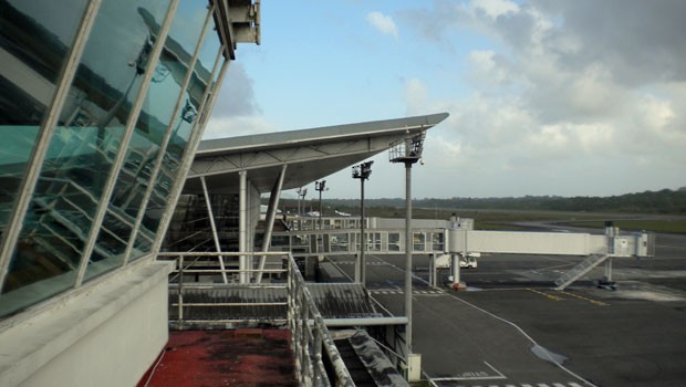 Flughafen Rochambeau: Bäume verhindern die einfache Landung.