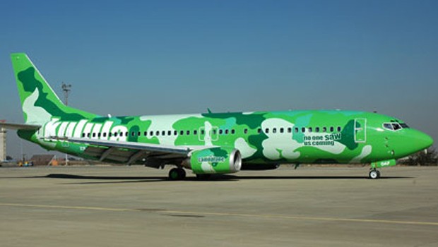 Eine Camouflage-Maschine von Kulula.