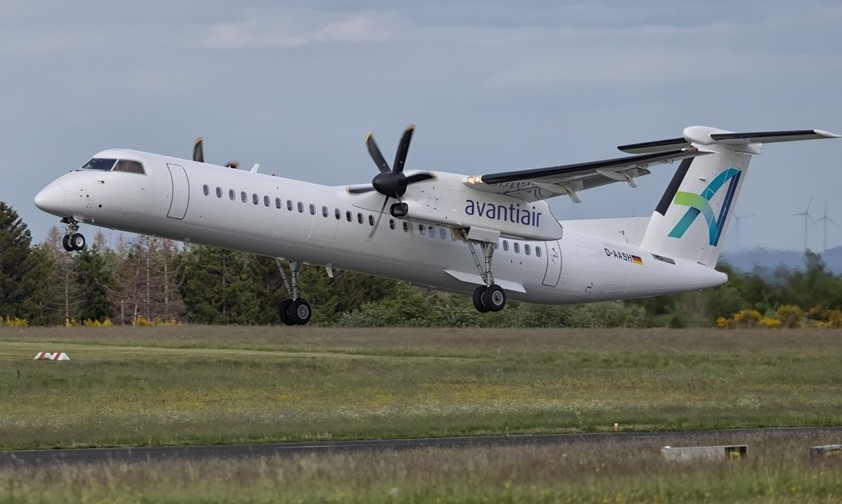 avanti air de havilland canada dash 8 400