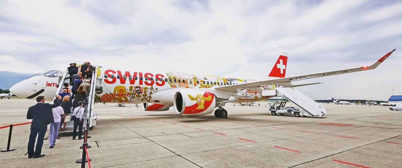 Airbus A220 von Swiss mit Sonderlackierung: Swissness wird groß geschrieben.