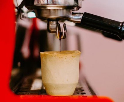 Becher von Twiice: Wohl bekomms.