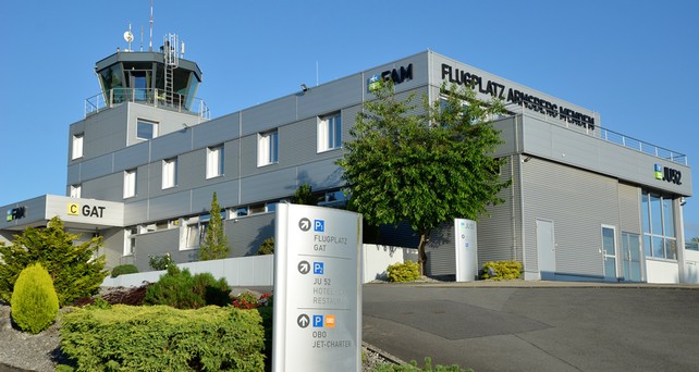 Flugplatz Arnsberg: Hier steht das Flugzeug von Friedrich Merz.