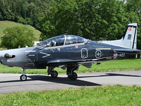 Pilatus PC-21 in ungewöhnlicher Lackierung: Über die HBHZC wird gerätselt.
