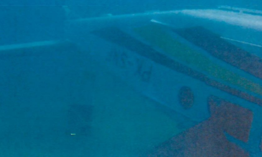 PC-6 unter Wasser: Bis zum Erscheinen des Zwischenberichts wurde das Flugzeug nicht an Land geholt.