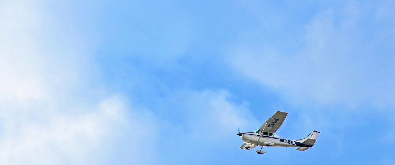 Cessna 182 in der Luft: Im deutschen Luftraum entstehen mehr Sperrzonen.