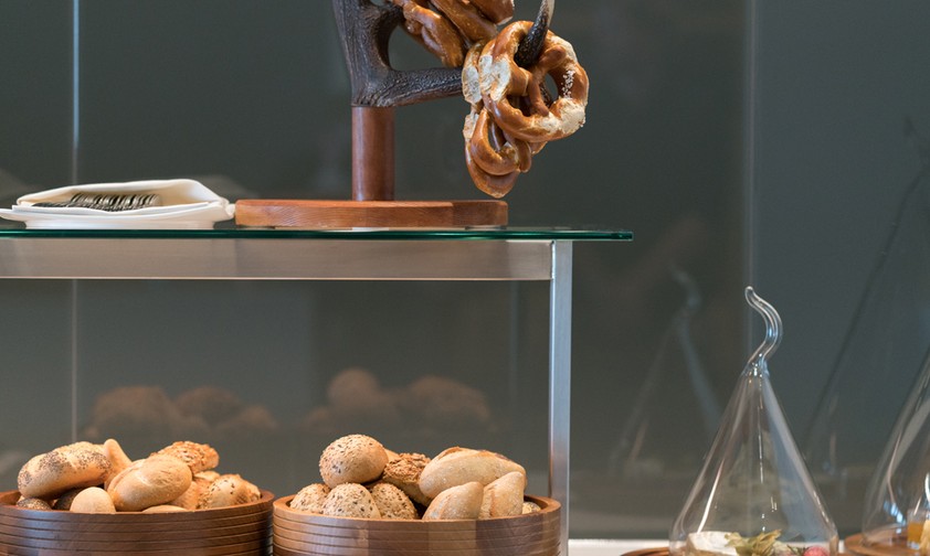 Buffet einer Lufthansa-Lounge: Derzeit gibts keine Brezel.