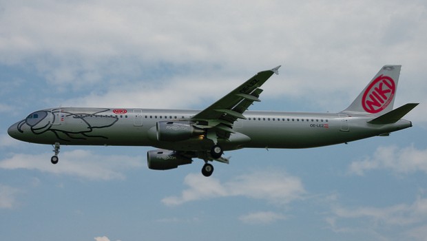 Niki: Das Logog der Billig-Fluggesellschaft war bereits eine Geschmacksverirrung. Aber was bitte hat die Fliege auf der Front zu suchen? Haben Sie schonmal eine Fliege in 10'000 Metern Höhe gesehen?