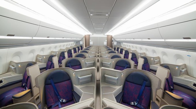 Der A350 bietet eine neue, komfortable Business Class mit viel Platz, Stauraum und Privatsphäre.