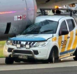 Ein Sicherheitsfahrzeug steckt in einem Triebwerk eines A320 fest: Der Fahrer wurde leicht verletzt.