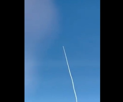 Screenshot des geteilten Videos: Zeigt es eine Rakete?