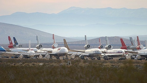 Nicht ganz so groß, aber mindestens genauso bekannt ist der Mojave Air and Space Port. Dort werden nicht nur Jets gelagert, hier fanden auch diverse Dreharbeiten statt (Stirb langsam 2, Speed). Das reicht für Platz 2.