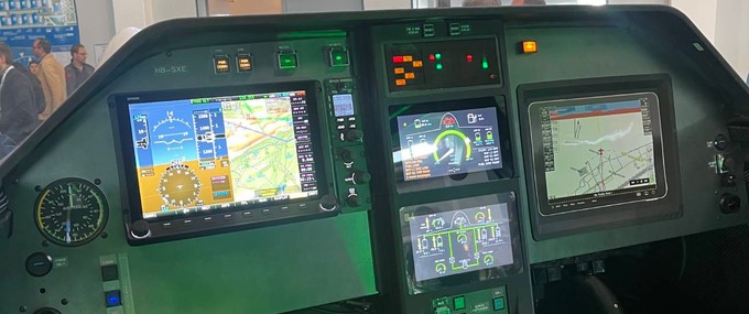 So sieht das Cockpit aus.