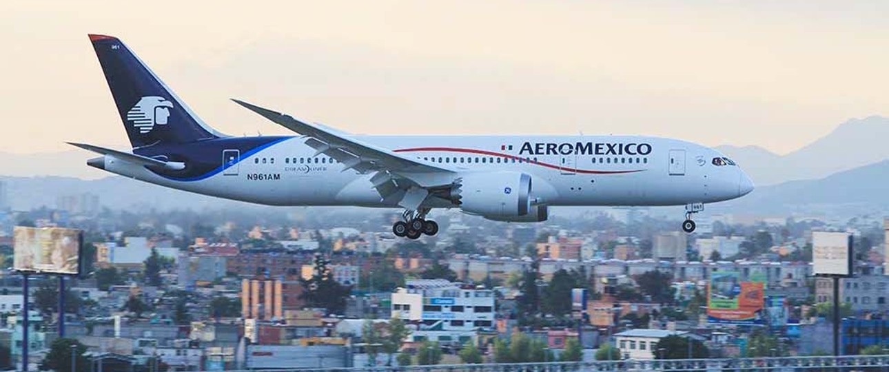 <strong>Platz 9: </strong>Mexiko. Der Inlandsverkehr liegt aktuell bei <strong>56 Prozent </strong>des Vorjahresniveaus. Hier zu sehen, eine Boeing 787 von Aeromexico im Anflug auf Mexico City.