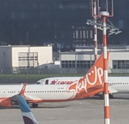 Jets von Sky Up und Corendon am Flughafen Düsseldorf: Wieder im Einsatz.