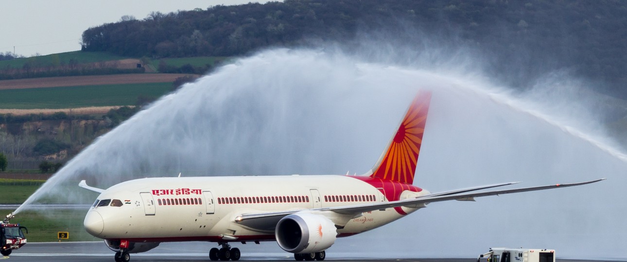Dreamliner von Air India in Wien: Die Airline hat nicht genug Geld.