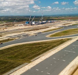 Stand der Bauarbeiten am Western Sydney Airport: Die Eröffnung ist für Ende 2026 geplant.